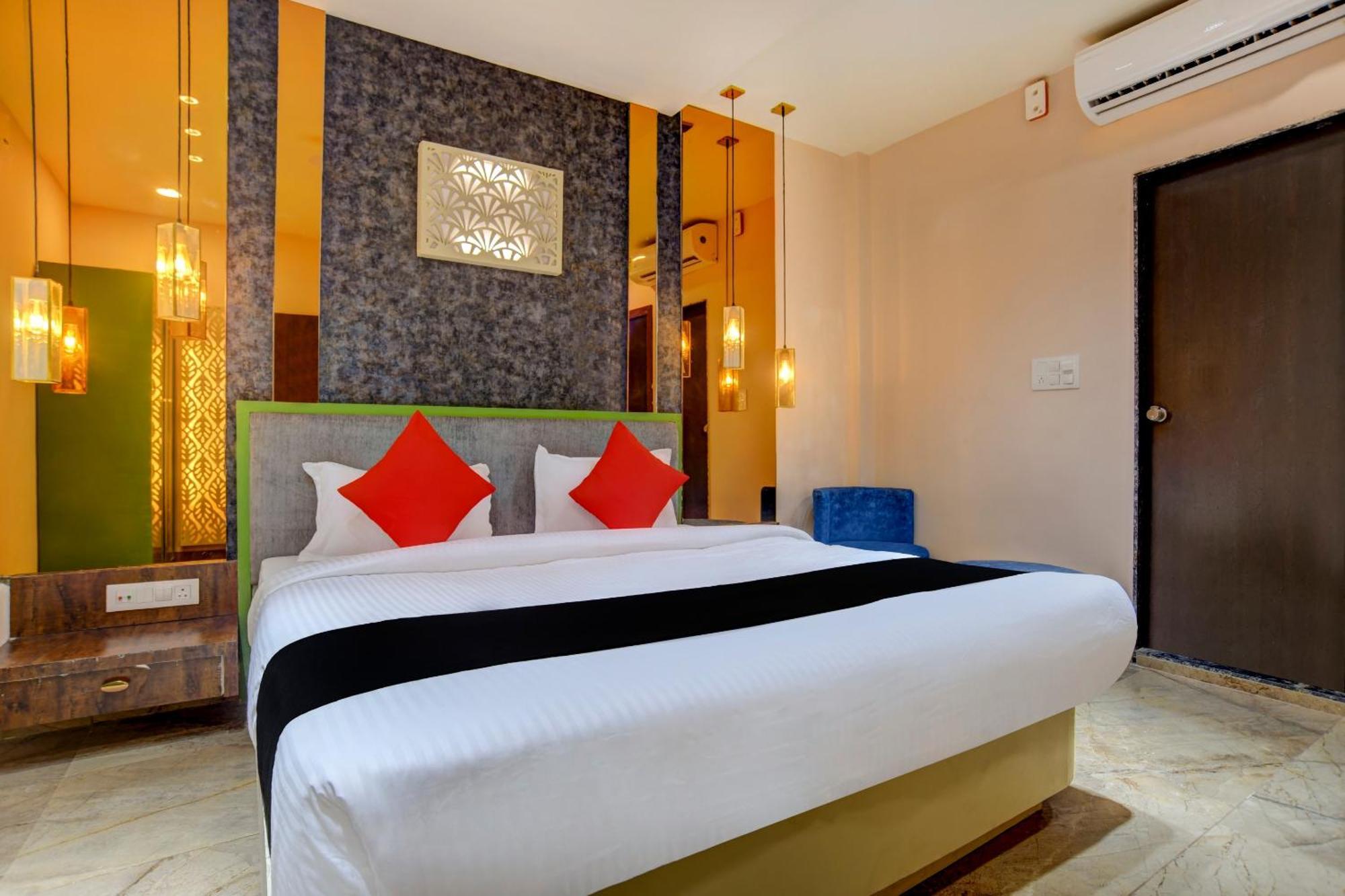 Capital O Abri Krishna Hotel Indore Buitenkant foto