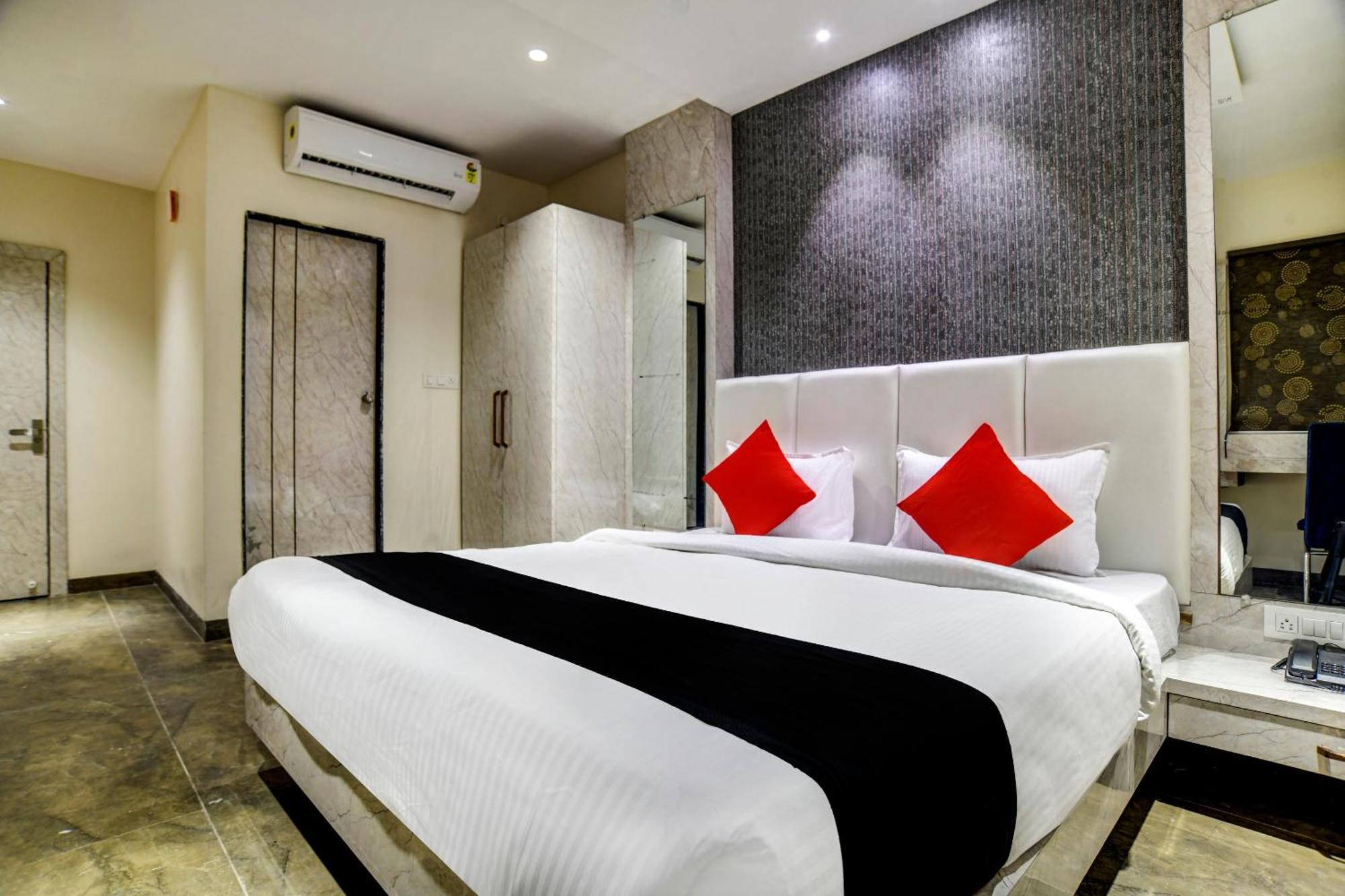 Capital O Abri Krishna Hotel Indore Buitenkant foto