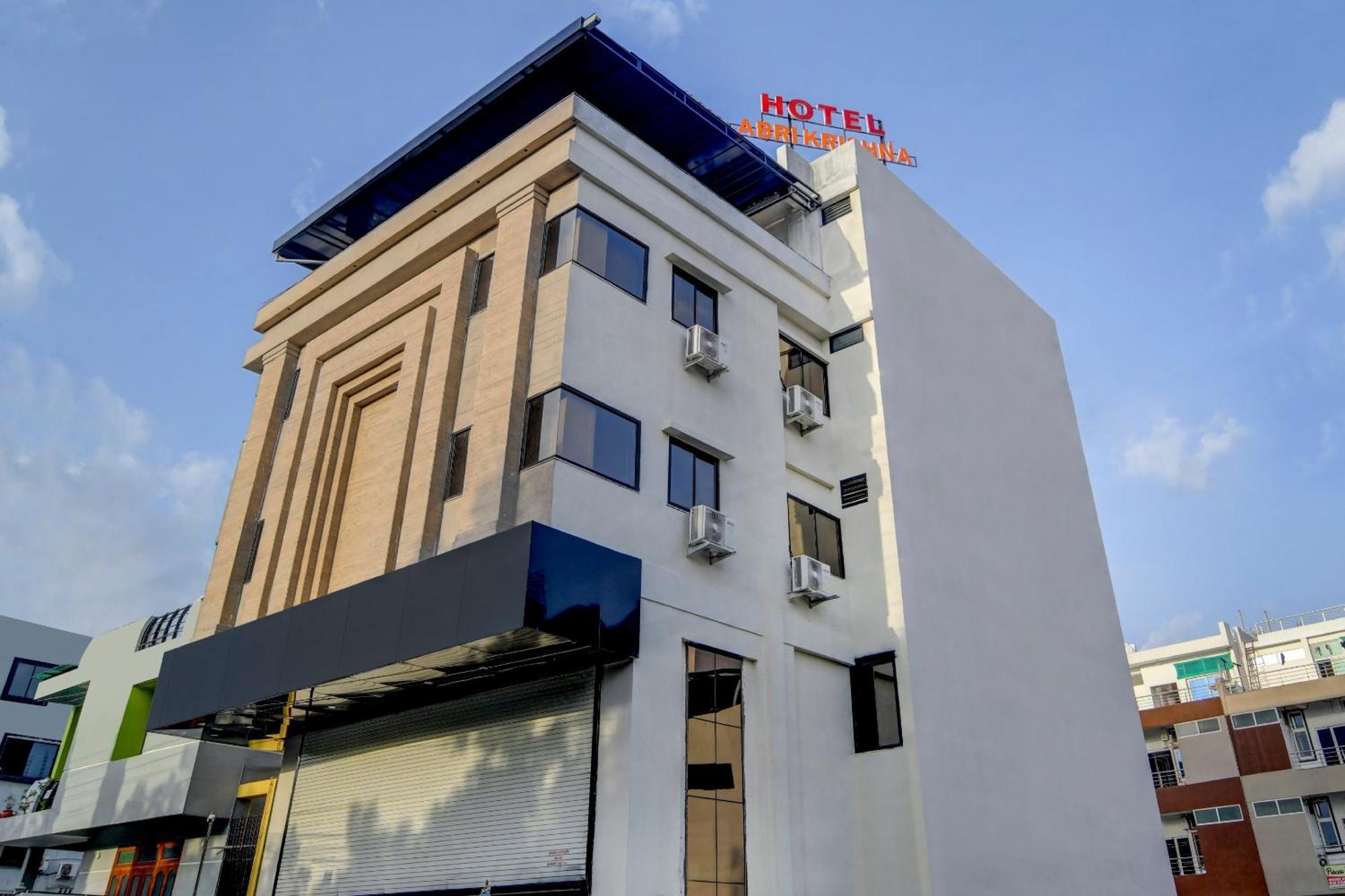 Capital O Abri Krishna Hotel Indore Buitenkant foto