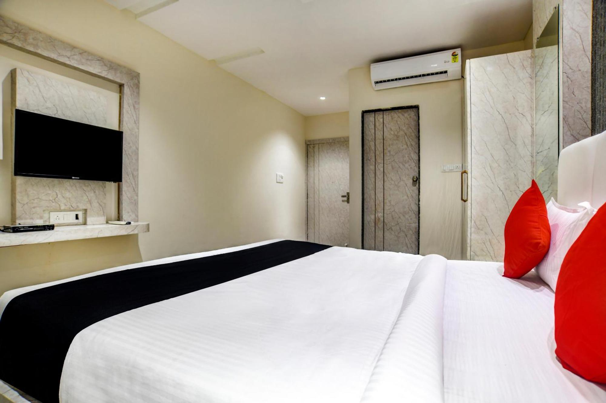 Capital O Abri Krishna Hotel Indore Buitenkant foto